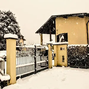 Villa Verde Bed And Breakfast Appartamento Uggiate